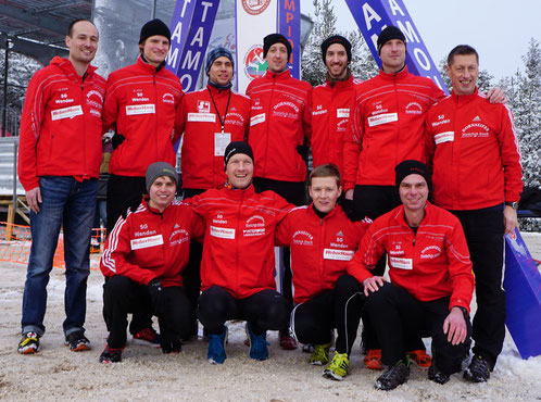 SG Team: vorne v.l: Fabian Jenne, Sven Daub, Marco Giese, Holger Kelle (Vors.). stehend v.l. Jens Siebel, Nils Schäfer, Simon Huckestein, Sven Sidenstein, Tim Sidenstein, Christian Biele und Egon Bröcher (Trainer))