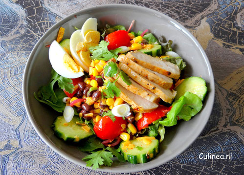 Mexicaanse salade met gegrilde kip