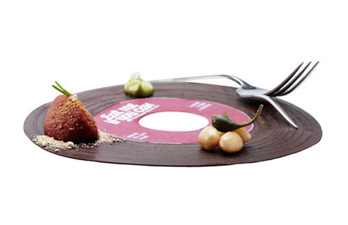piatto a forma di disco con cibo