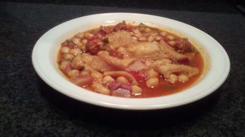 Callos con capi pota y garbanzo