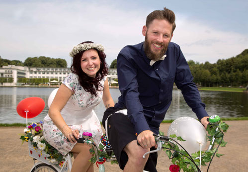 Hochzeitspaar auf dem Fahrrad, Parkhotel, Hoöllersee, Bremen,