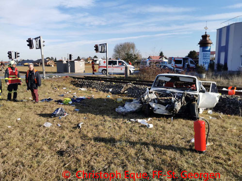 Feuerwehr; Blaulicht; FF St. Georgen; Unfall; PKW; Überschlag;