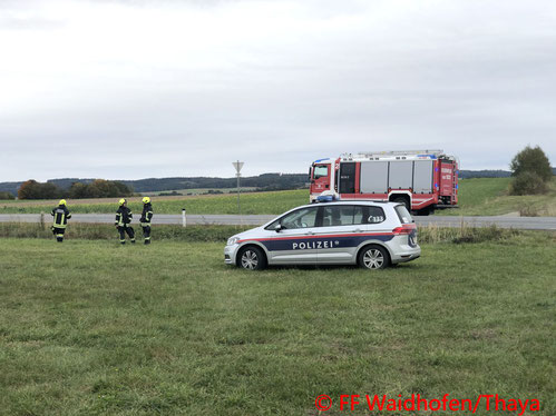 Feuerwehr; Blaulicht; FF Waidhofen an der Thaya; PKW; leblose Person; B36;