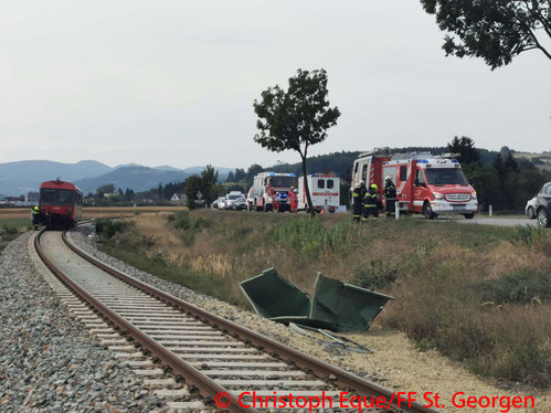 Feuerwehr, Blaulicht, FF St. Georgen am Steinfelde, Traktor, Zug, Anhänger, Maissilage