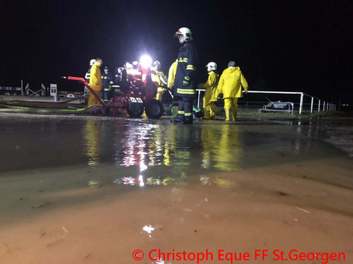 Feuerwehr; Blaulicht; FF St. Georgen; Unfall; PKW; Überschlag;