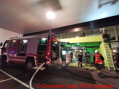 Feuerwehr, Blaulicht, FF St. Georgen am Steinfelde, Traktor, Zug, Anhänger, Maissilage