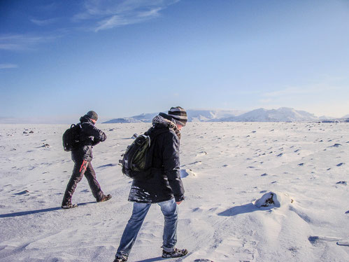 Sebastian and Anders hiked in direction to the glacier 'Ok' // Sebastian und Anders auf dem Weg zum Gletscher vom Berg 'Ok'.