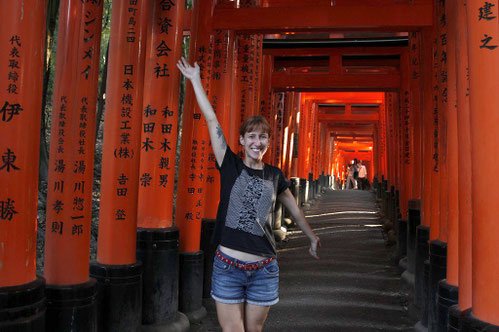 Blogger in front of Torii of Fushimi Inari
