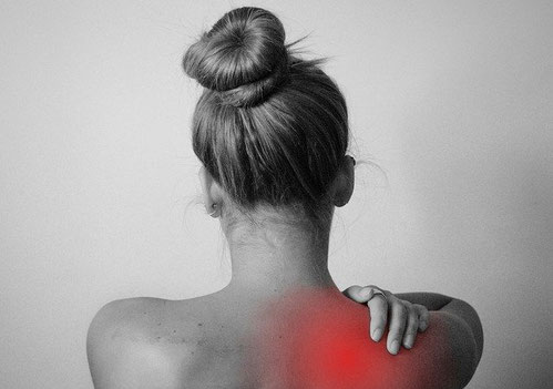 Schulterbandage Test für Schulter Schmerzen