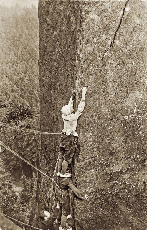 Kletterer im Alten Weg am Teufelsturm, Foto: Walter Hahn