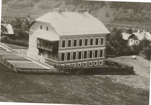 Volksschule Haus um 1940