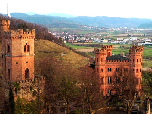 Schloß Ortenberg mit Blick in das Kinzigtal