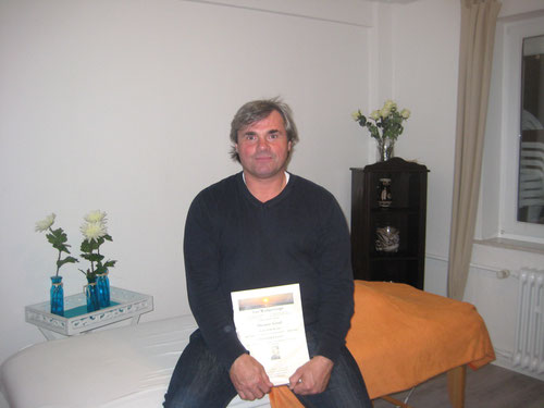 Christjan Cramer (Wangerooge) nach der erfolgreichen Einweihung durch die Wangerooger Reiki-Meisterin Elke Ries