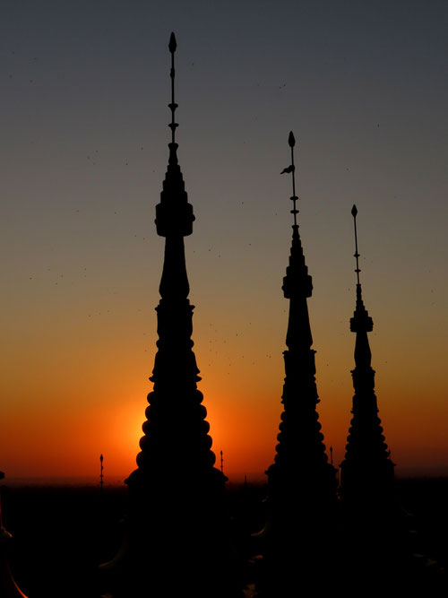 Sonnenuntergang vom Po Khaung Hügel