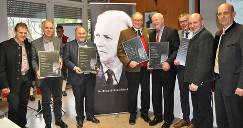 Im Bild (v.l.): Paolo Dalprà, Josef Wurzer, Josef Kühebacher, Siegfried Knapp, Dr. Horst Hafele, Karlheinz Bachmann, Elmar Thaler und Fritz Tiefenthaler.