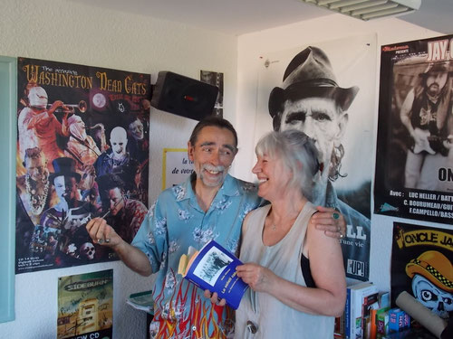 Avec César, animateur de Radio Coteaux, dans le Gers