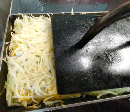 アツアツ鉄板,出し巻き玉子の秘密兵器,だし兵,ジャガイモのガレット,potato galette,しらす,シラス,千切り,外カッリカリ,中ホックホク,オサエちゃん,弱火,じわじわ
