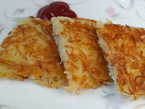 アツアツ鉄板,出し巻き玉子の秘密兵器,だし兵,ジャガイモのガレット,potato galette,しらす,シラス,千切り,外カッリカリ,中ホックホク,オサエちゃん,弱火,じわじわ