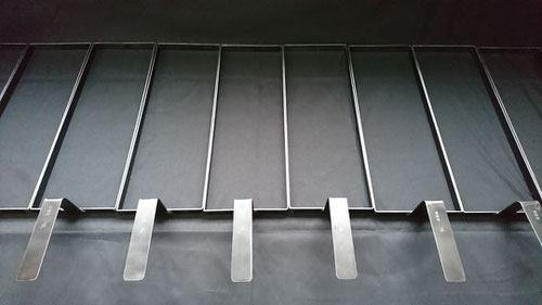 オーダー鉄板,枠,型,だし巻き卵,鉄板で作る,効率よく,秘密兵器,無駄なく作る,お皿,保温,昭和屋工業,アツアツ鉄板,オサエちゃん,大反響,両手が使える,モンドリアン,モンドリアン柄