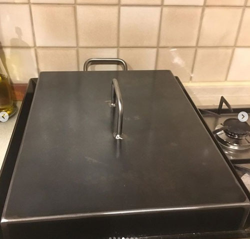 アツアツごちそう鉄板で絶品餃子が焼けるんです - 業務用鉄板 BBQ鉄板