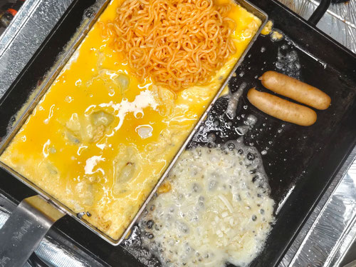 ブルダックチーズオムレツ,ブルダックソース,ブルダック炒め麺,韓国屋台,鉄板料理,だし兵,コチュジャン,アツアツ鉄板,昭和屋工業