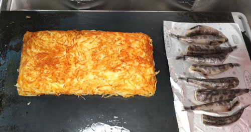 アツアツ鉄板,出し巻き玉子の秘密兵器,だし兵,ジャガイモのガレット,potato galette,しらす,シラス,千切り,外カッリカリ,中ホックホク,オサエちゃん,弱火,じわじわ