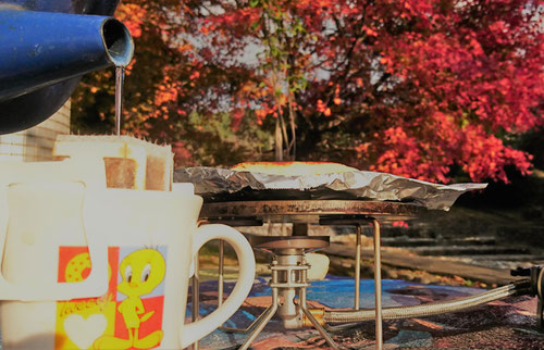 紅葉,鉄板,オサエちゃん,峰一合遺跡,縄文公園,城平見晴台,雨情公園,下呂市,コーヒー,みたらし団子,パニーニ,シングルバーナー