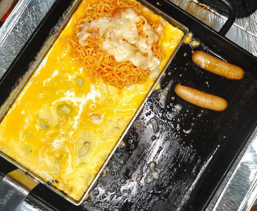 ブルダックチーズオムレツ,ブルダックソース,ブルダック炒め麺,韓国屋台,鉄板料理,だし兵,コチュジャン,アツアツ鉄板,昭和屋工業