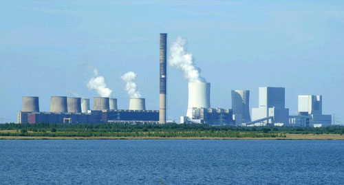 Bild 4. Großkraftwerke wie das 2575-MW-Braunkohlekraftwerk Boxberg kann man nicht einfach an- und abschalten wie ein Auto (Foto: Kohlekraftwerke.de)