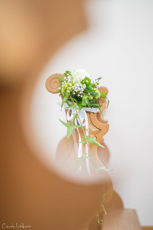 Blumendekoration in der St. Verena Kapelle in Zug, Hochzeitsfotografie, Hochzeitsfotograf