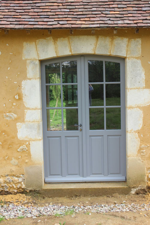 Presque toutes nos menuiseries recevant une finition peinture sont fabriquées avec du bois exotique (photo)