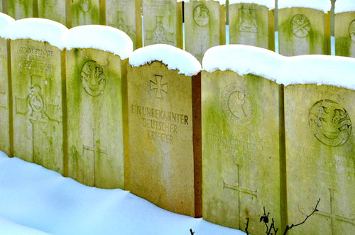 Au cimetière militaire de Doullens