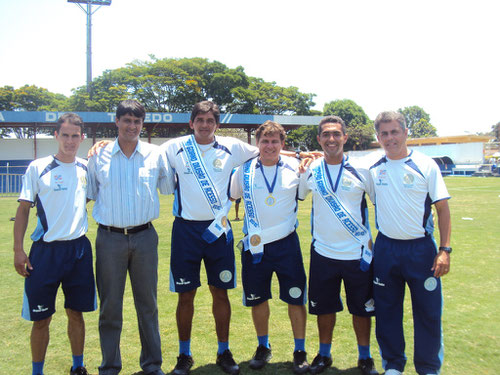 Adam( Aux. de Prep Fisica Academia), Wladimir Araujo ( Tec) , Romildo( Aux. Tec) Willian(Aux de Prep. Fisica) Wandomar ( Prep. Goleiros) Lauro Martins( Prep. Fisico)