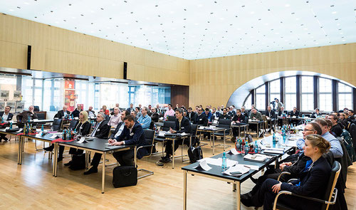 Der Seminartag des 12. Kamingesprächs fand wieder in den Konferenzräumlichkeiten der Dr. Oetker Welt statt