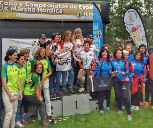 Equipos campeones año 2018, entre ellos muchos instructores e instructoras FITTREK