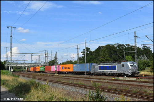 Auch 383 419-9 begegnet mir in Luth. Wittenberg Hbf. Am 20. Juli 2025 schleppt sie einen Containerzug durch die Lutherstadt