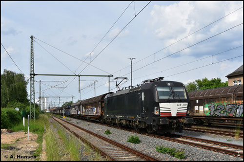 193 872-9 erreicht am 24. Mai 2026 den Chemnitzer Südbahnhof. Lange ist dieses Bild noch nicht möglich, ist der Südbahnhof doch erst kürzlich mit einer Oberleitung ausgestattet