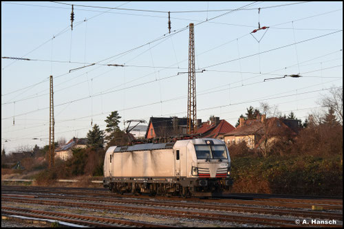193 450-4 rollt am 17. Dezember 2025 als Lz durch Leipzig-Wiederitzsch
