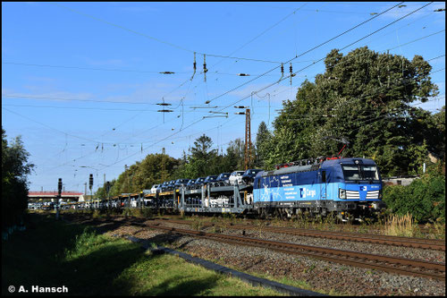 383 008-0 schleppt am 30.09.2025 einen Autozug durch Leipzig-Wiederitzsch