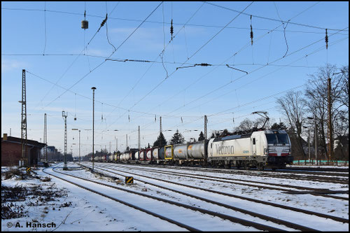 193 680-6 schleppt am 13.01.2026 den "Bertschi" durch Leipzig-Wiederitzsch
