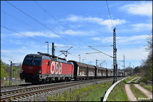 Mit dem "Modena-Pendel" erwische ich am 25. April 2026 1293 103-8 in Chemnitz-Furth