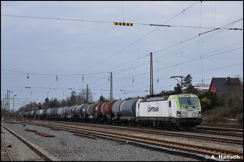 193 583-2 schleppt am 12. März 2024 einen Kesselwagenzug durch Leipzig-Wiederitzsch