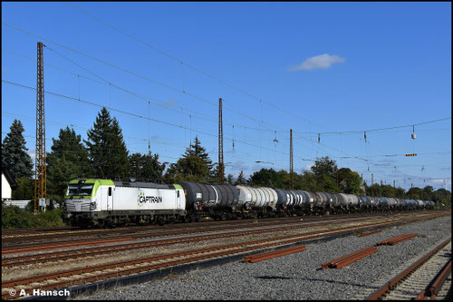 193 891-9 schleppt am 30.09.2025 einen Kesselwagenzug durch Leipzig-Wiederitzsch