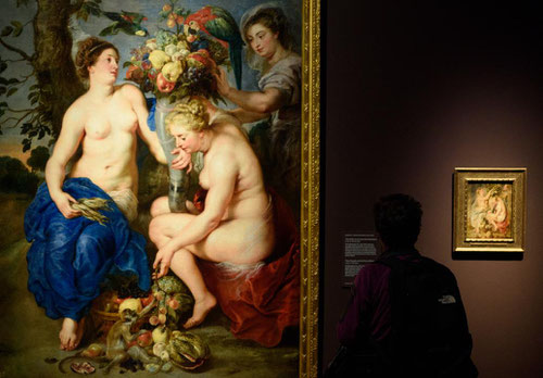 En el taller de Rubens no faltan las Tres Ninfas con el cuerno de la abundancia en Oslo,cuyo boceto permanece en Londres. Son  una bella expresión del ideal de belleza femenina de Rubens en aquella época,la redondez de las formas es sello de artista