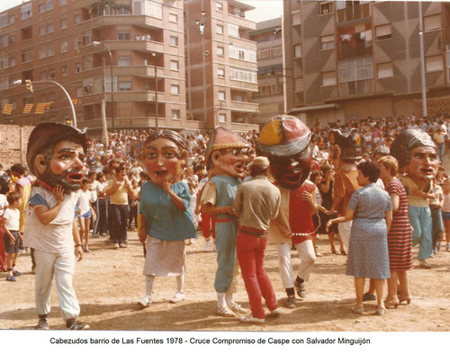 Cabezudos de Las Fuentes junto con los cabezudos de San José en 1978