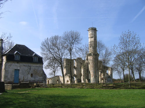 Le château et le pavillon des gardes