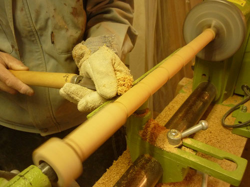 オリジナル横笛(木製管）　アメリカンチェリー材　ターニング中