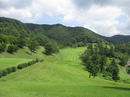 足利城ゴルフ倶楽部の夏のコース画像