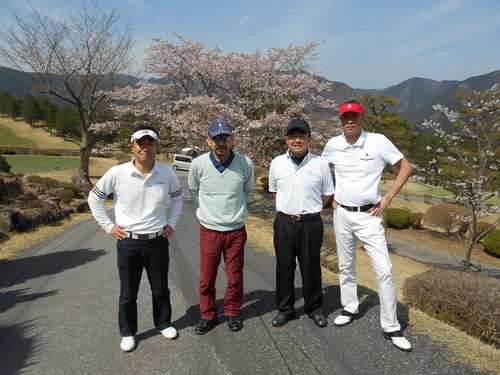 足利カントリークラブでお花見ゴルフ！