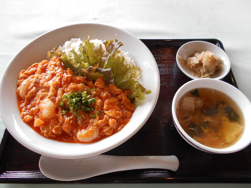 お勧めランチ「えび玉チリ丼」